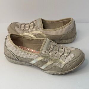 Skechers Women's Relaxed Fit: Breathe Easy - Well Versed Walking Sneakers Size 7